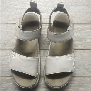 UGG White Sandals with Sporty Design and Comfort Sole